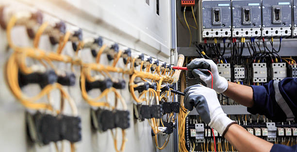 Professional Electrician technician working in Kensington, NY